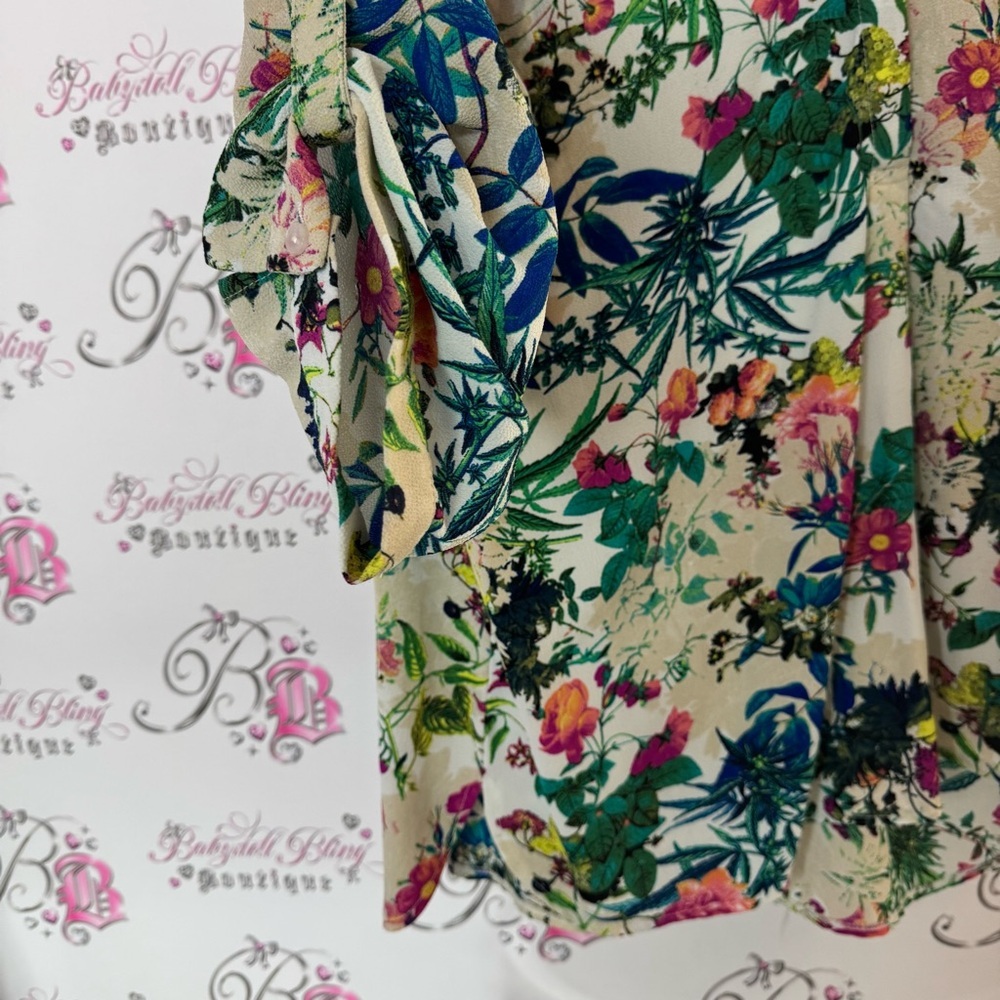 Mandee top buttons blouse floral flowers tropical plants flowy  Women's Top - Picture 3 of 8